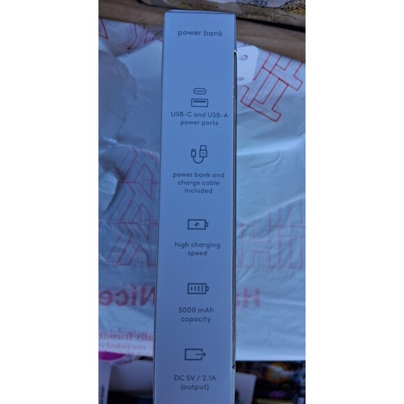 NEW! heyday with Vivien Rodriguez 5000mAh Power Bank - Picture 3 of 4